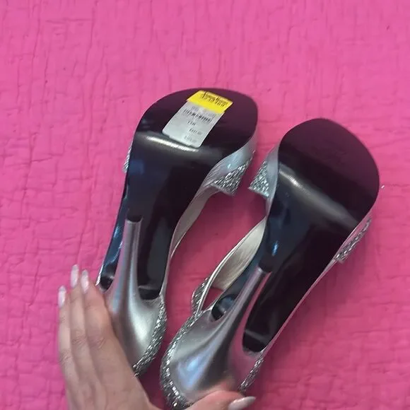 Stuart Weitzman Silver Glitter Heels, US11
